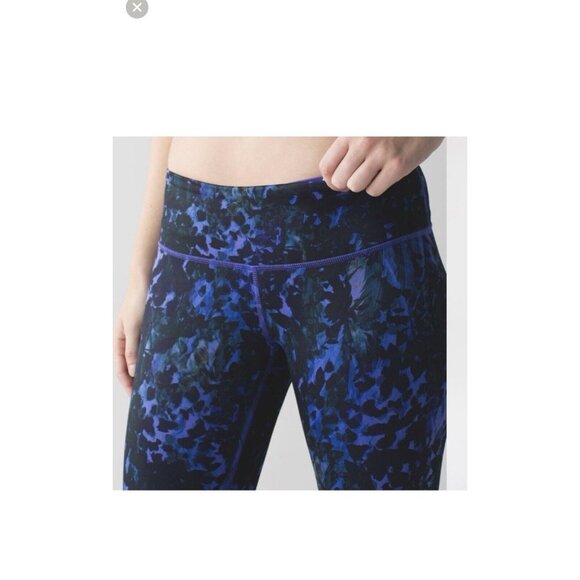 LULULEMON Wunder Under Crop Leggings Full-On Luon Purple Iris Floral Black Sz 4 - Picture 3 of 11